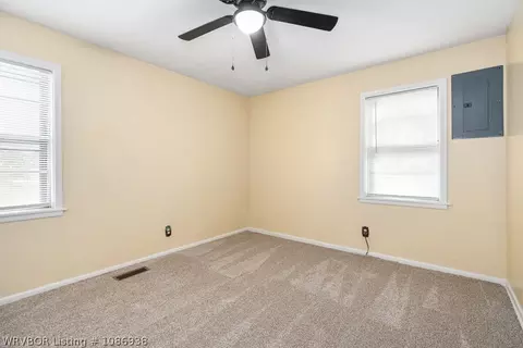 Bedroom - 921 Cedar Ln, Fort Smith, AR 72908 photo 3 of 8