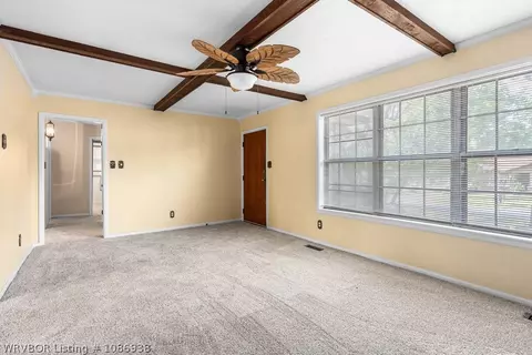Living - 921 Cedar Ln, Fort Smith, AR 72908 photo 3 of 4