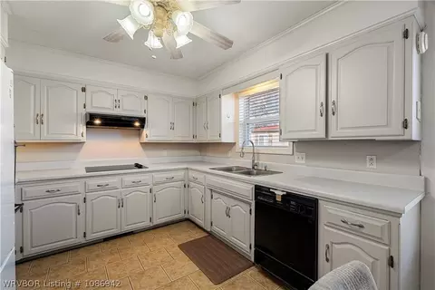 Kitchen - 8205 Clover Dr, Fort Smith, AR 72908 photo 1 of 2