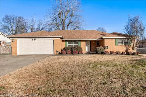 Exterior - 8205 Clover Dr, Fort Smith, AR 72908 photo 2 of 8