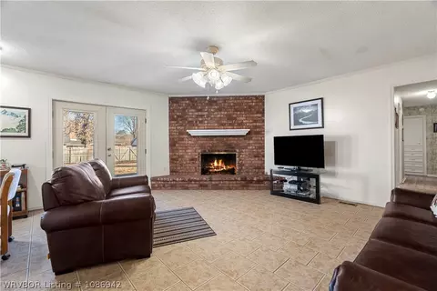 Living - 8205 Clover Dr, Fort Smith, AR 72908 photo 2 of 2