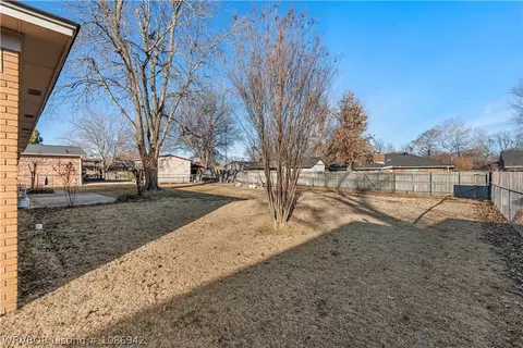 Exterior - 8205 Clover Dr, Fort Smith, AR 72908 photo 6 of 8
