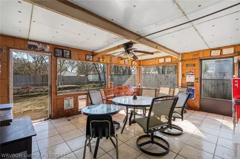 Exterior - 1002 Pattie Ln, Barling, AR 72923 photo 3 of 6