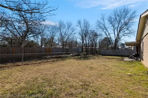 Exterior - 1002 Pattie Ln, Barling, AR 72923 photo 4 of 6