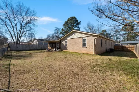 Exterior - 1002 Pattie Ln, Barling, AR 72923 photo 5 of 6