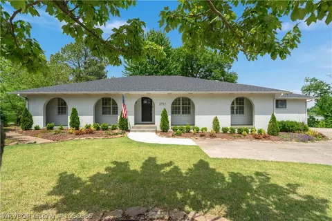 Exterior - 2701 S 97th Cir, Fort Smith, AR 72903 photo 2 of 10