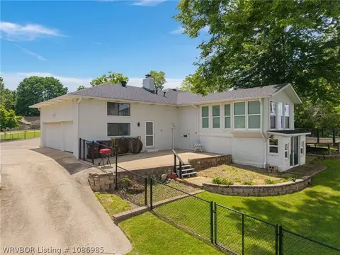 Exterior - 2701 S 97th Cir, Fort Smith, AR 72903 photo 4 of 10