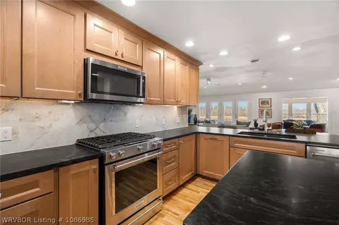 Kitchen - 2701 S 97th Cir, Fort Smith, AR 72903 photo 3 of 5