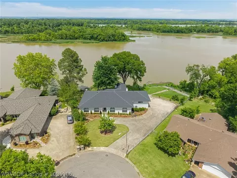 View/Area - 2701 S 97th Cir, Fort Smith, AR 72903 photo 3 of 7