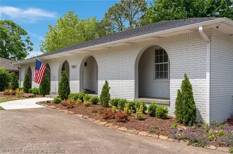 Exterior - 2701 S 97th Cir, Fort Smith, AR 72903 photo 9 of 10