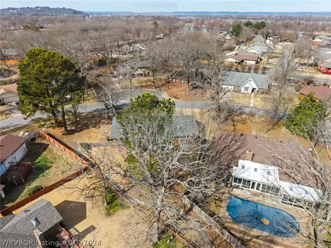 View/Area - 3211 Village Rd, Fort Smith, AR 72903 photo 1 of 7