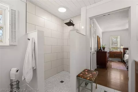 Bath - 3211 Village Rd, Fort Smith, AR 72903 photo 3 of 6
