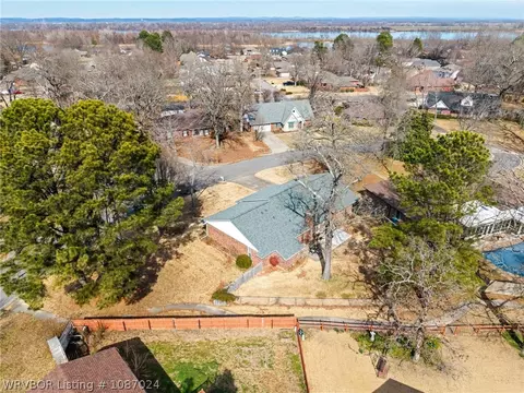 View/Area - 3211 Village Rd, Fort Smith, AR 72903 photo 3 of 7