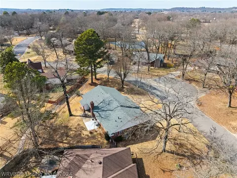 View/Area - 3211 Village Rd, Fort Smith, AR 72903 photo 2 of 7
