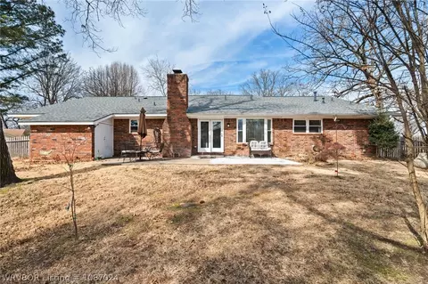 Exterior - 3211 Village Rd, Fort Smith, AR 72903 photo 4 of 6