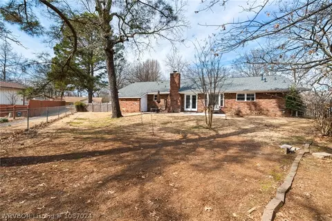 Exterior - 3211 Village Rd, Fort Smith, AR 72903 photo 3 of 6