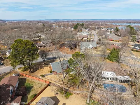 View/Area - 3211 Village Rd, Fort Smith, AR 72903 photo 4 of 7