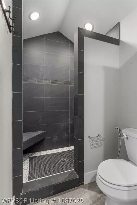 Bath - 2802 Dallas St, Fort Smith, AR 72901 photo 2 of 3