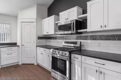 Kitchen - 2802 Dallas St, Fort Smith, AR 72901 photo 1 of 2