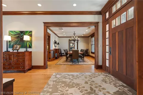 Entry Way - 110 Rivercrest Dr, Fort Smith, AR 72903 photo 2 of 4