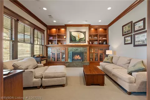 Living - 110 Rivercrest Dr, Fort Smith, AR 72903 photo 1 of 5
