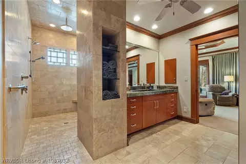 Bath - 110 Rivercrest Dr, Fort Smith, AR 72903 photo 5 of 9