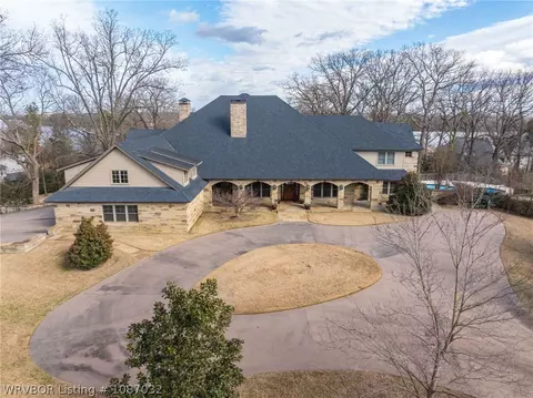 Exterior - 110 Rivercrest Dr, Fort Smith, AR 72903 photo 6 of 9
