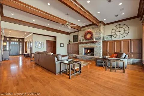 Living - 110 Rivercrest Dr, Fort Smith, AR 72903 photo 5 of 5