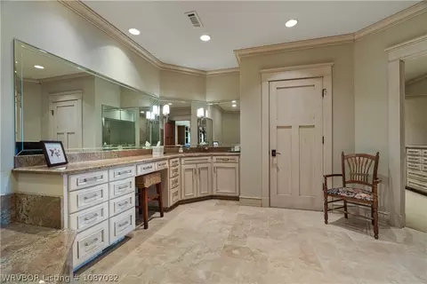 Bath - 110 Rivercrest Dr, Fort Smith, AR 72903 photo 3 of 9