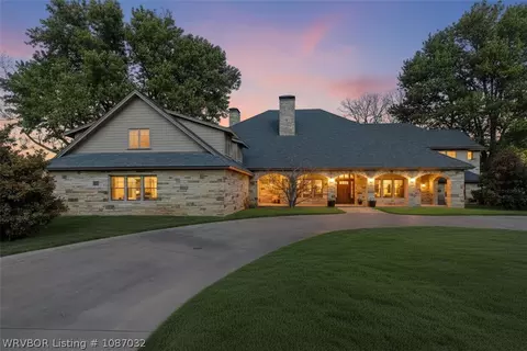 110 Rivercrest Dr, Fort Smith, AR 72903