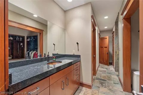 Entry Way - 110 Rivercrest Dr, Fort Smith, AR 72903 photo 3 of 4