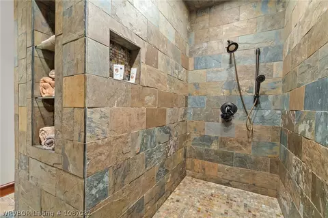 Bath - 110 Rivercrest Dr, Fort Smith, AR 72903 photo 7 of 9