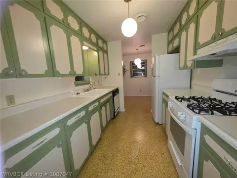 Kitchen - 2714 S Louisville St, Fort Smith, AR 72901 photo 4 of 4