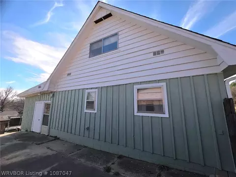 Exterior - 2714 S Louisville St, Fort Smith, AR 72901 photo 3 of 8
