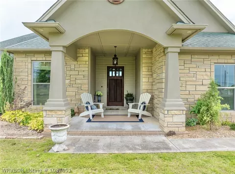 Exterior - 3414 Bugscuffle Rd, Lavaca, AR 72941 photo 2 of 10