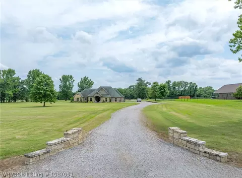 Exterior - 3414 Bugscuffle Rd, Lavaca, AR 72941 photo 9 of 10