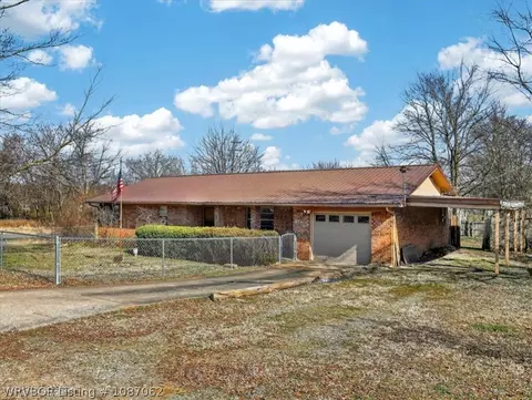 901 Reynolds Ave, Poteau, OK 74953