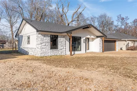 Exterior - 3301 Londonderry Rd, Fort Smith, AR 72908 photo 2 of 5