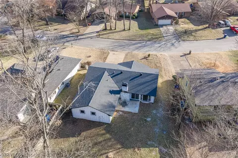 View/Area - 3301 Londonderry Rd, Fort Smith, AR 72908 photo 3 of 4
