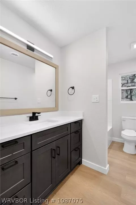 Bath - 3301 Londonderry Rd, Fort Smith, AR 72908 photo 1 of 3