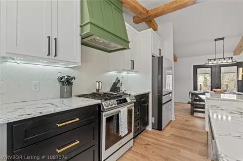 Kitchen - 2427 Houston St, Fort Smith, AR 72901 photo 3 of 4