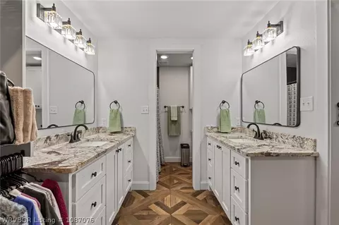 Bath - 2427 Houston St, Fort Smith, AR 72901 photo 1 of 4