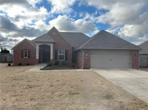 3901 SW Flatrock Ave, Bentonville, AR 72713