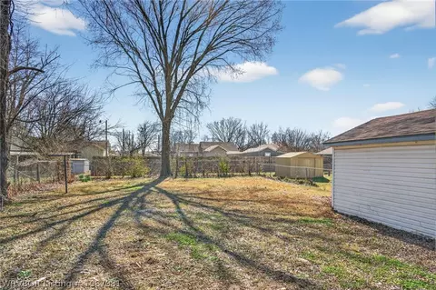 Exterior - 2910 Virginia Ave, Fort Smith, AR 72904 photo 6 of 7