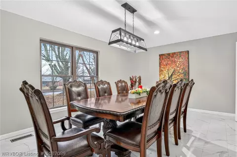 Dining - 8901 Royal Ridge Dr, Fort Smith, AR 72903 photo 1 of 3