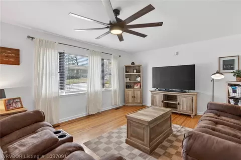 Living - 3500 Lucy Ln, Fort Smith, AR 72903 photo 1 of 1