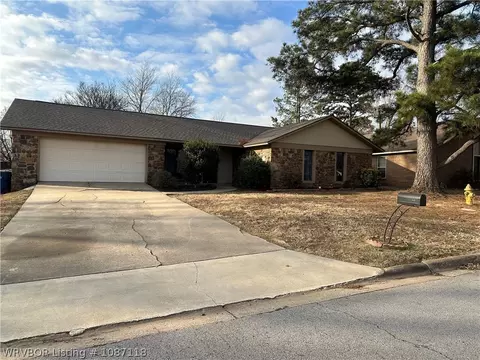 9100 Skypark Dr, Fort Smith, AR 72903