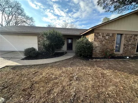 Exterior - 9100 Skypark Dr, Fort Smith, AR 72903 photo 2 of 3