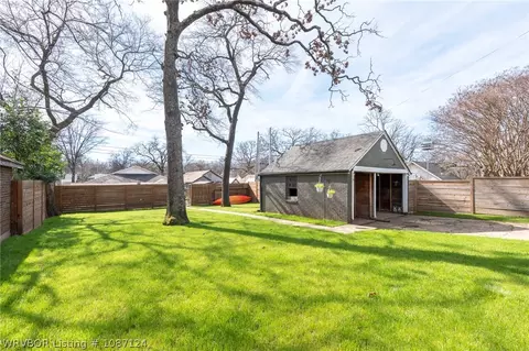 Exterior - 2206 S T St, Fort Smith, AR 72901 photo 2 of 6