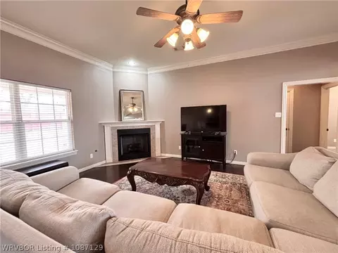 Living - 8409 Vickery Ln, Fort Smith, AR 72908 photo 2 of 5